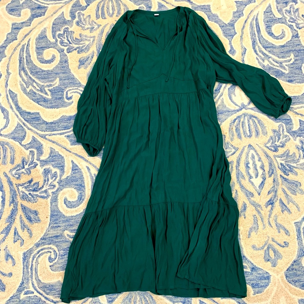 OLD NAVY. Cutest Maxi dress with pockets.